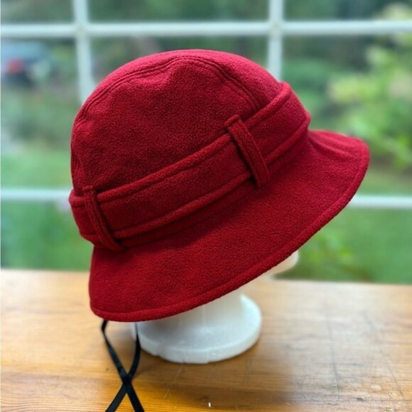 Beatrice & Zacharie red bucket hat - Picture 9 of 12
